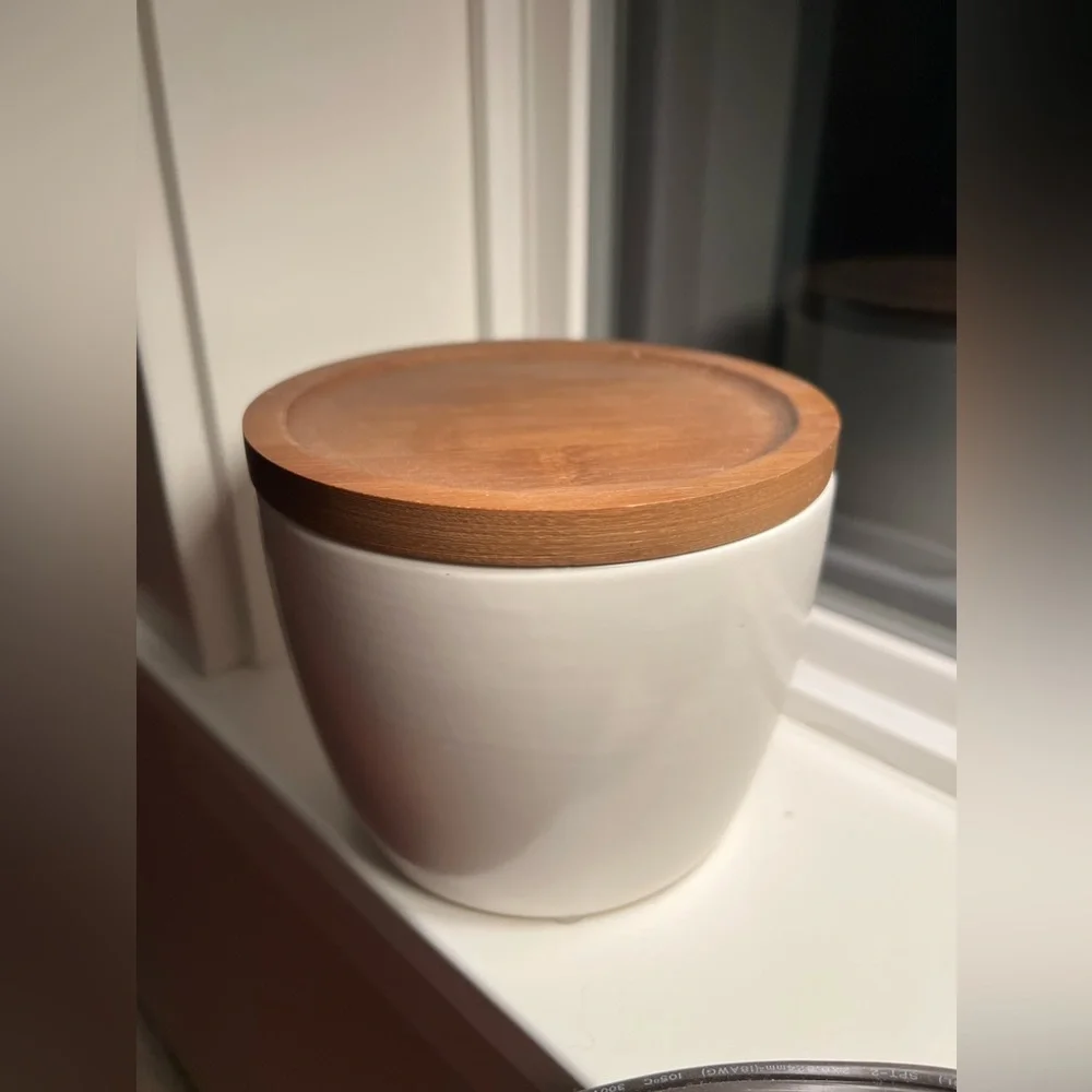 Small ceramic pot with bamboo lid